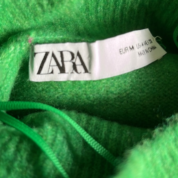 Zara size M Turtleneck Sweater - bright green - Picture 3 of 4